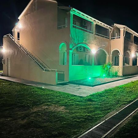 Marina Studios Сідарі Екстер'єр фото